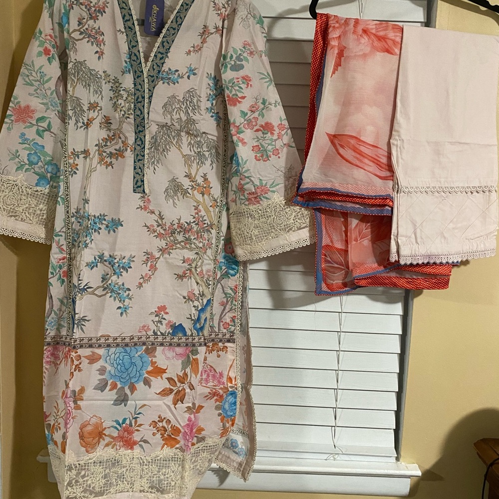 Sana Safinaz/Pakistani/ Indian Salwar kameez